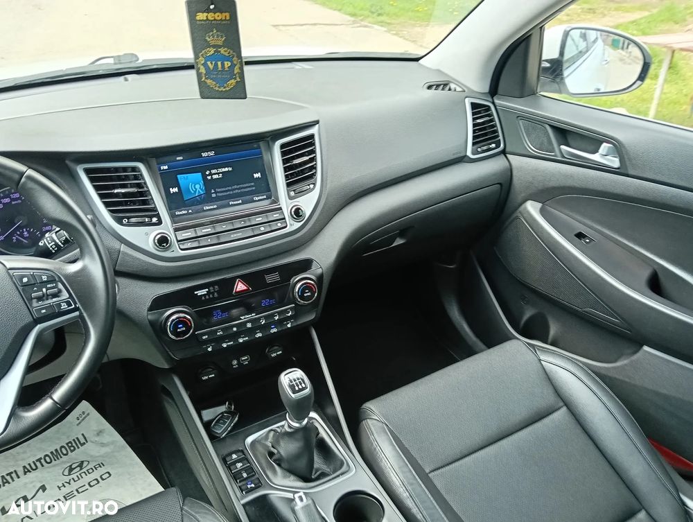 Hyundai Tucson blue 1.7 CRDi 2WD Intro Edition - 17