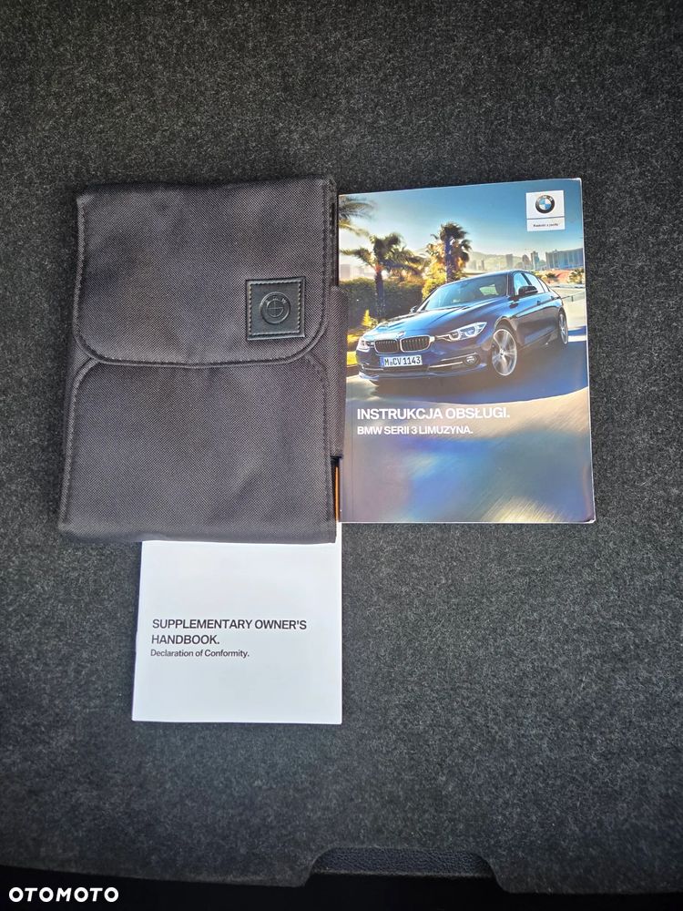 BMW Seria 3 318d Sport Line Shadow - 32