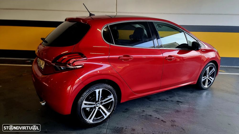 Peugeot 208 1.2 PureTech GT Line - 4