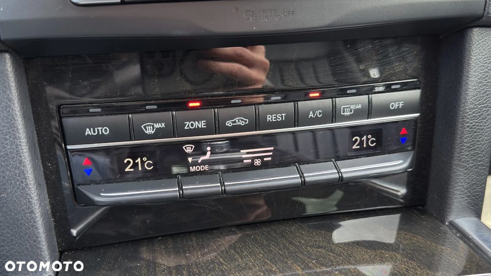Mercedes-Benz Klasa E 250 BlueTEC 4Matic 7G-TRONIC Avantgarde - 23