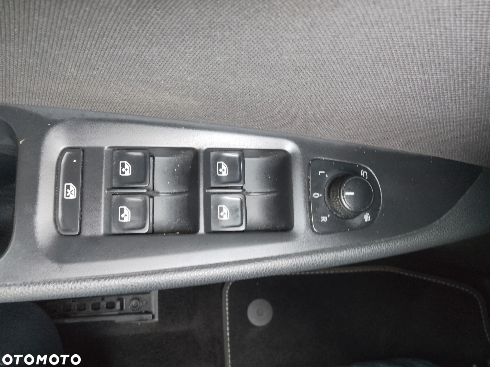 Seat Leon 1.6 TDI Style S&S DSG - 25