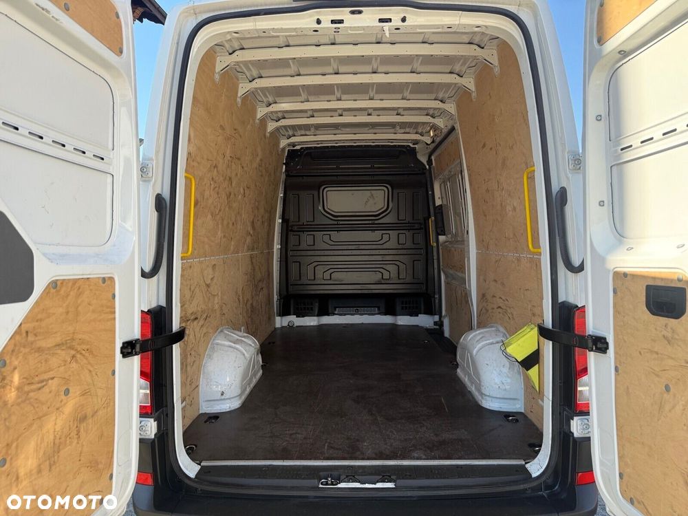 Volkswagen Crafter 35 furgon 140KM 3640 - 20