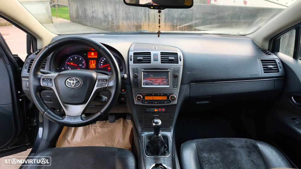 Toyota Avensis SD 2.0 D-4D Luxury - 7