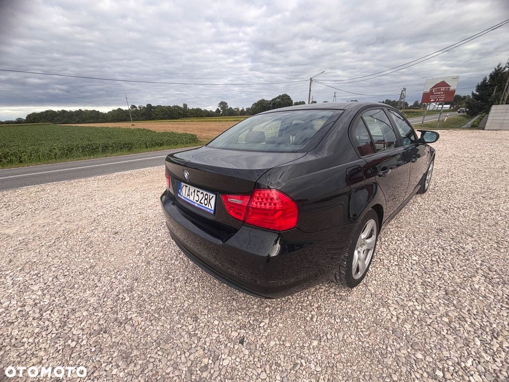 BMW Seria 3 318i - 6