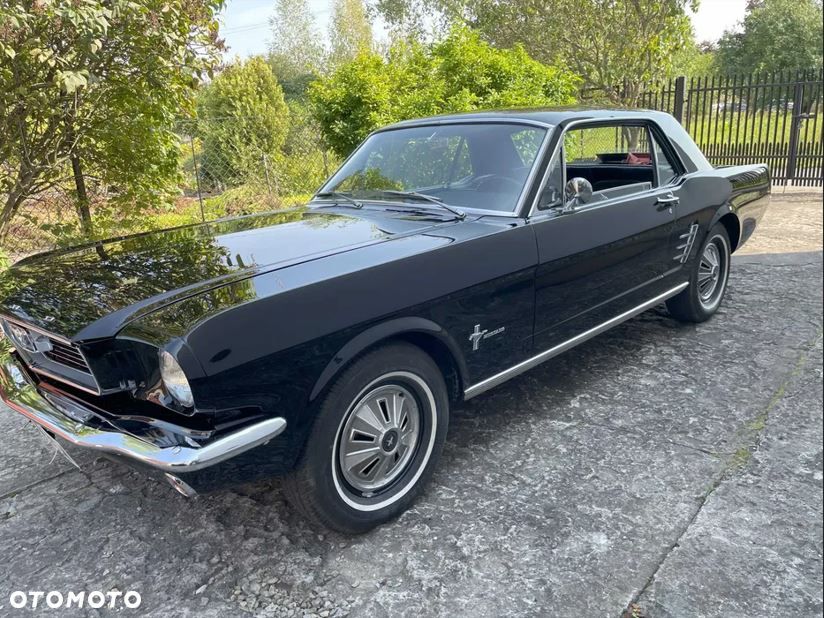 Ford Mustang - 4