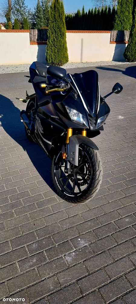 Yamaha YZF - 3