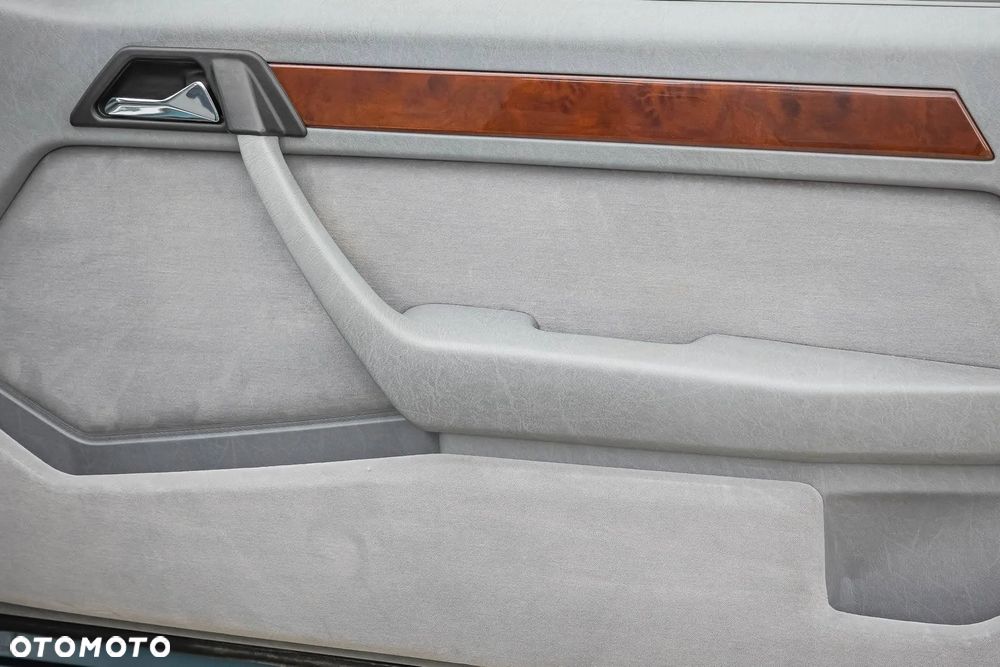 Mercedes-Benz W124 (1984-1993) - 30