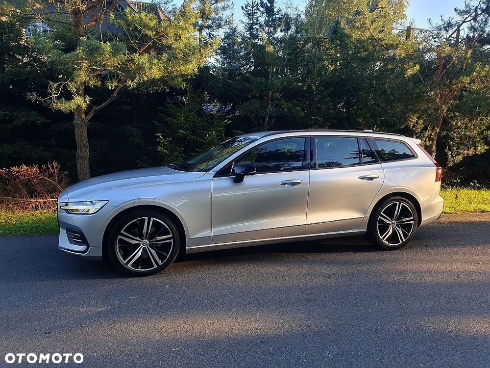 Volvo V60 B3 B DKG Momentum Pro - 24