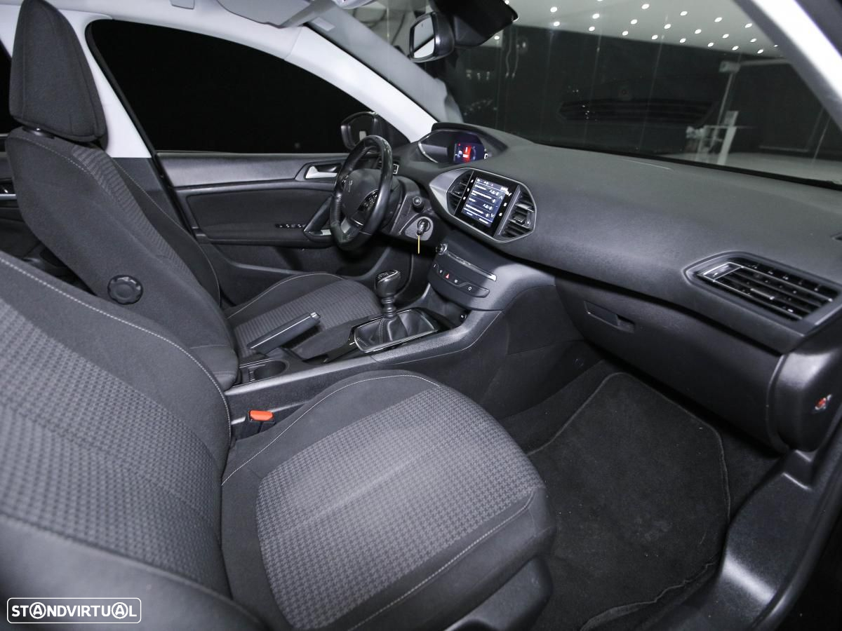Peugeot 308 SW 1.2 PureTech Active - 8