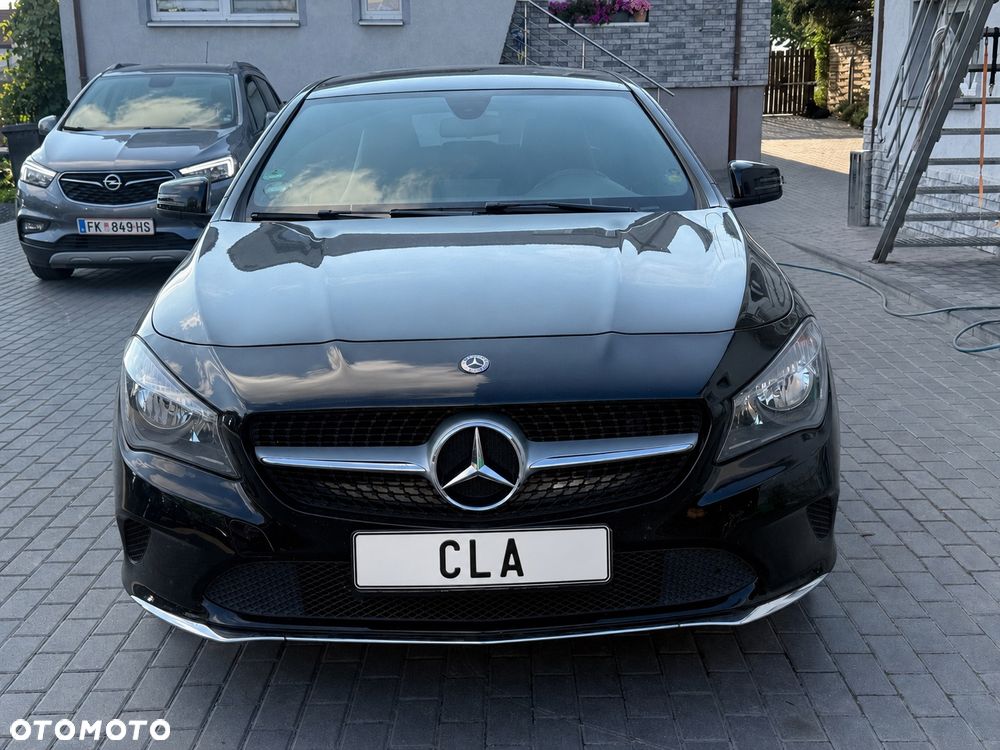 Mercedes-Benz CLA 200 Urban - 25