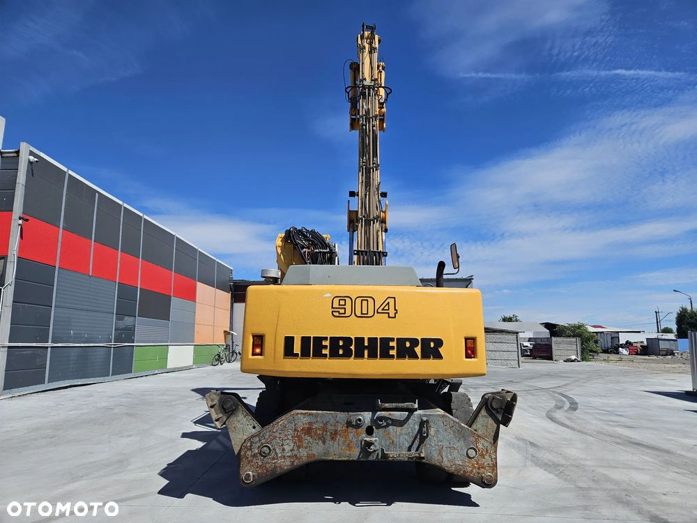 Liebherr A904 - 7