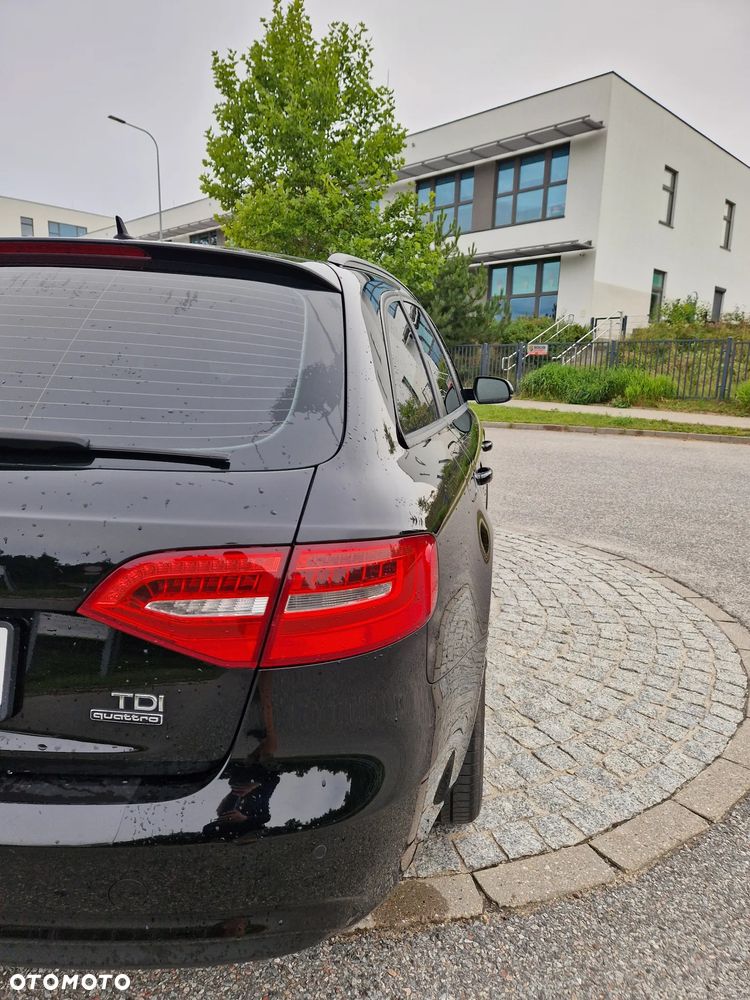 Audi A4 Avant 2.0 TDI Quattro S tronic - 33