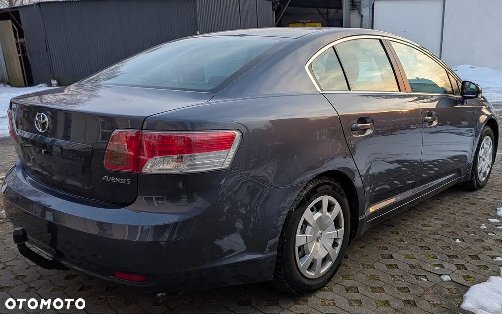 Toyota Avensis 1.6 - 2