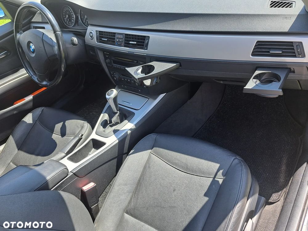 BMW Seria 3 325i - 6