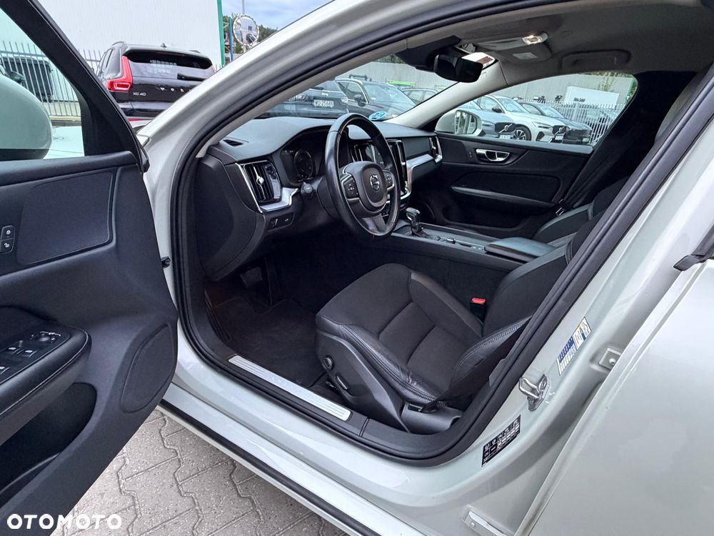 Volvo V60 D4 Momentum - 11