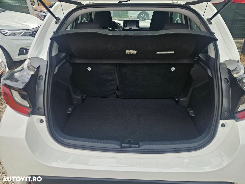 Toyota Yaris 1.5 VVT-i HSD Active - 6
