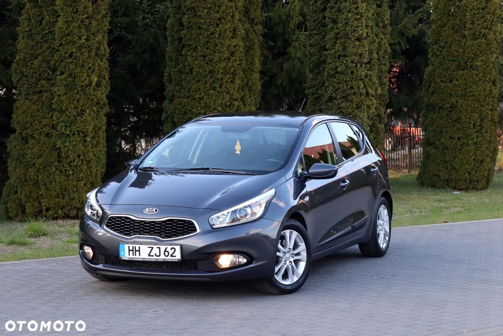 Kia Ceed 1.6 GDI Dream Team Edition - 2