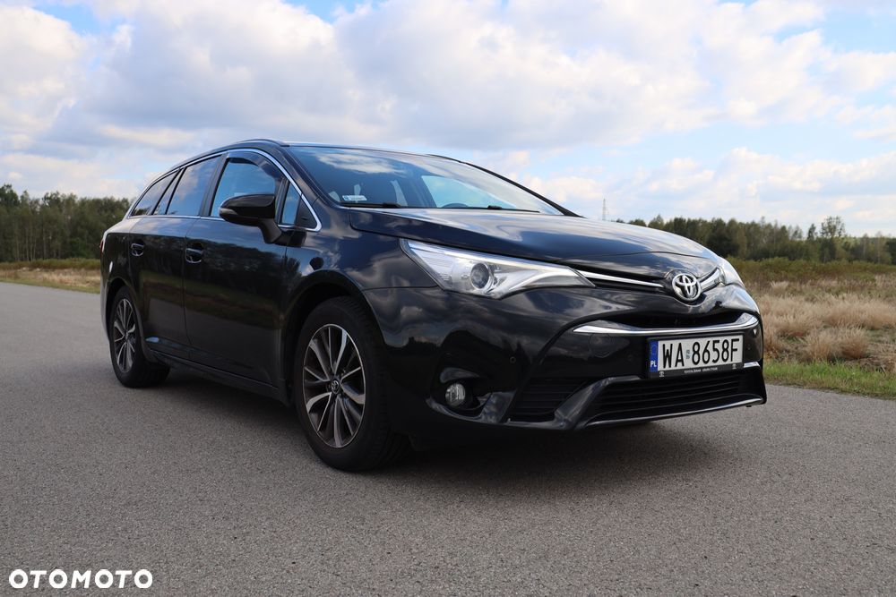 Toyota Avensis 1.8 Premium MS - 3