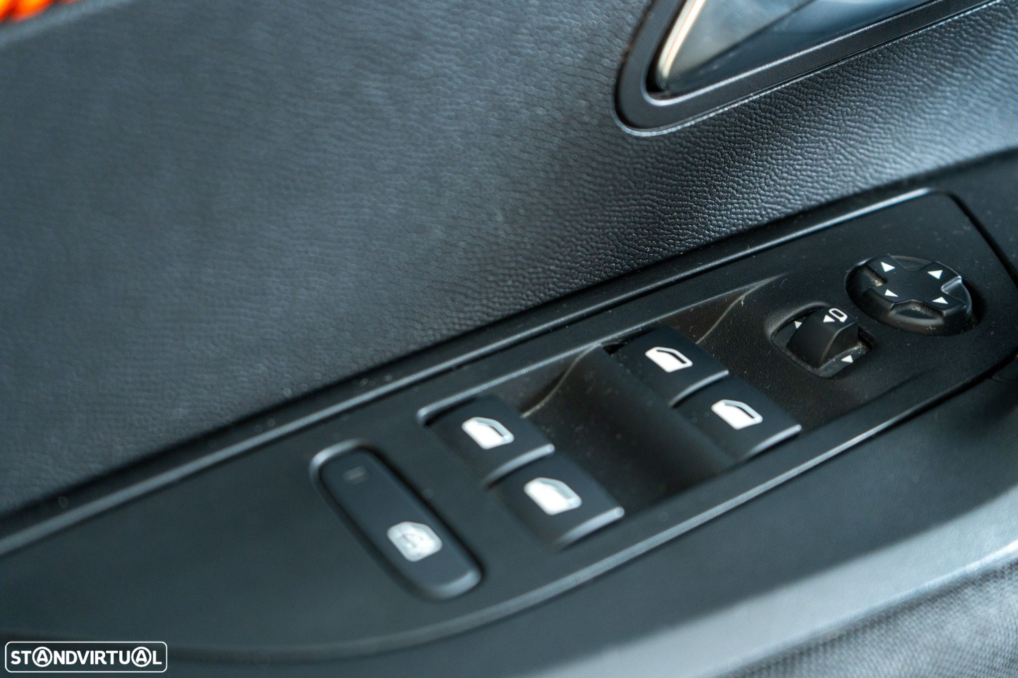 Peugeot e-2008 50 kWh Active - 18
