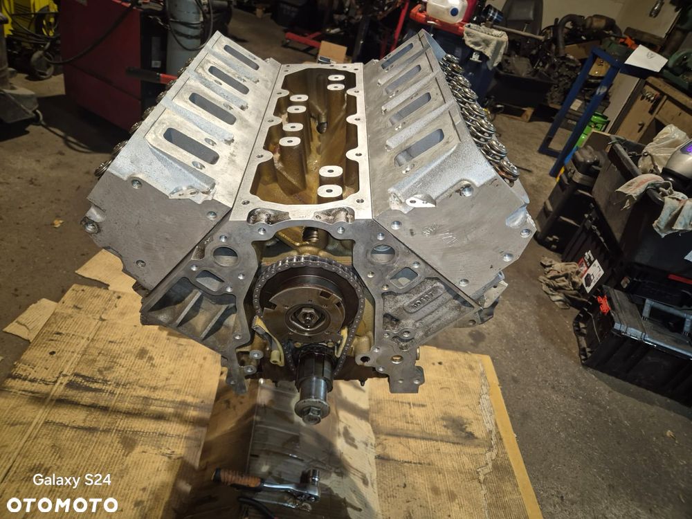 Cadillac Escalade - 20