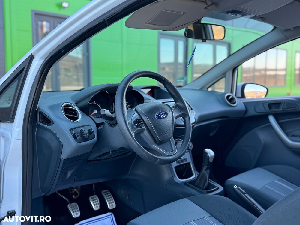 Ford Fiesta 1.25 Ghia - 6