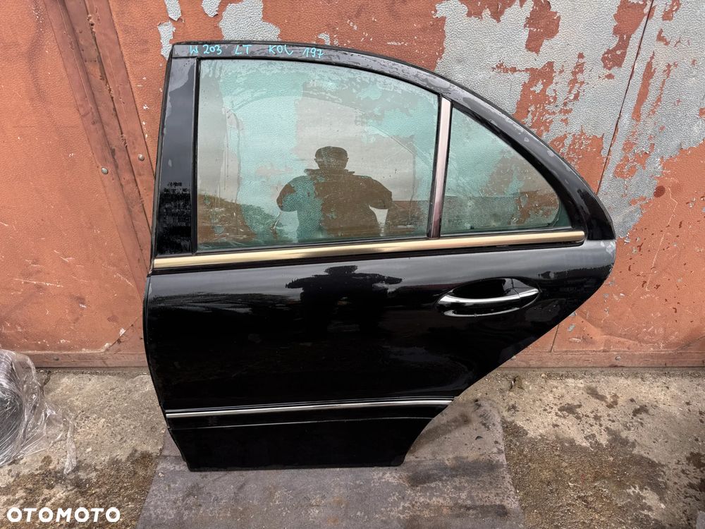 Drzwi lewe Mercedes C-Klasa W203 lewy tył tylne kolor 197 OE - 1