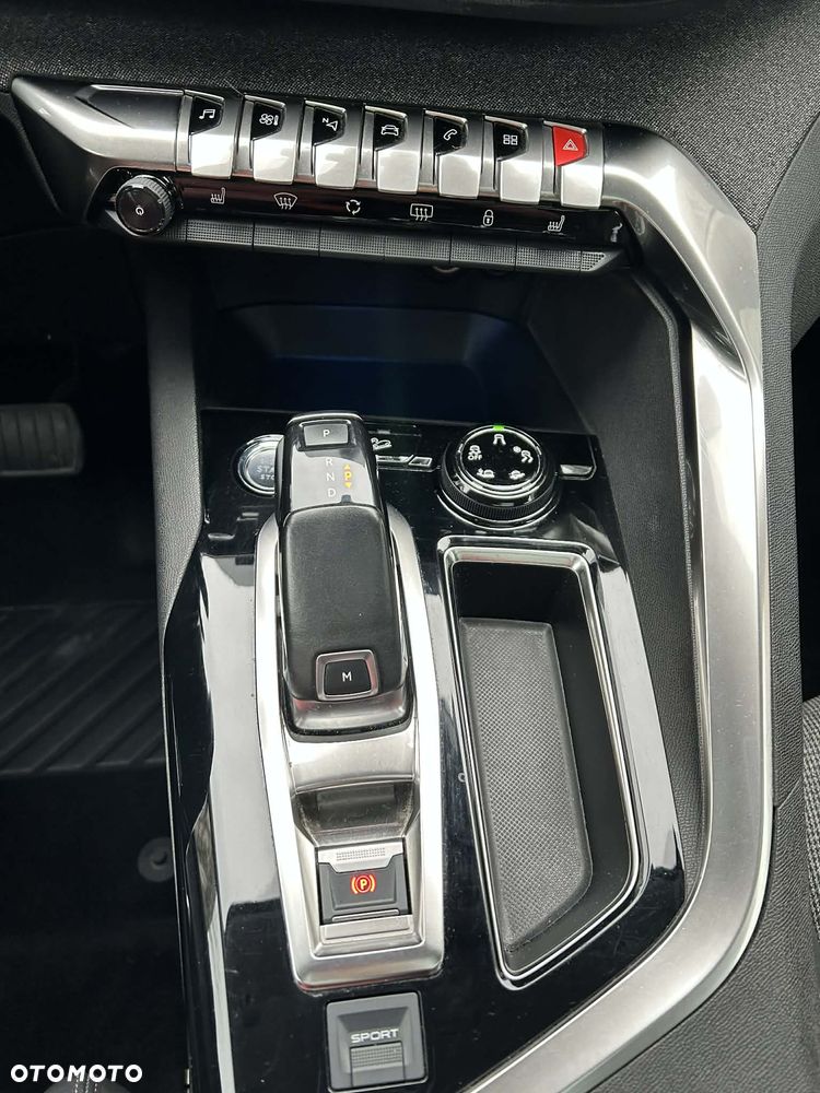 Peugeot 3008 1.6 PureTech GPF Allure S&S EAT8 - 10