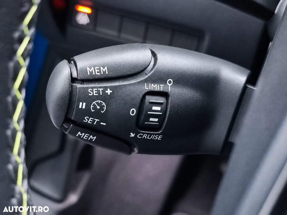 Peugeot 208 e-208 GT Pack - 22