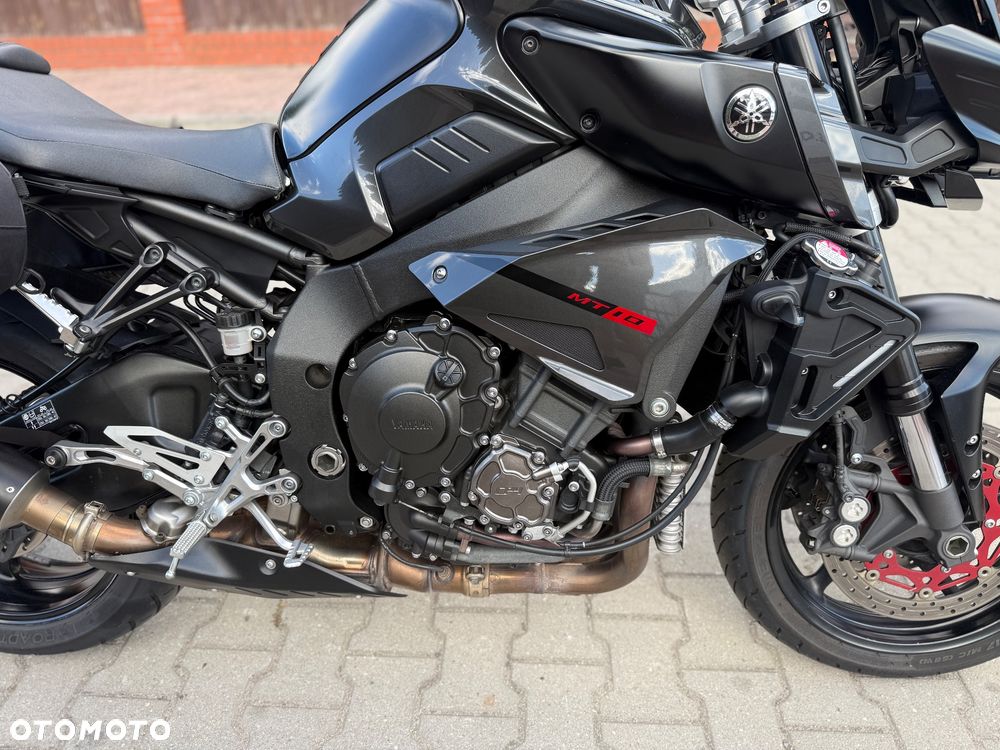 Yamaha MT - 8