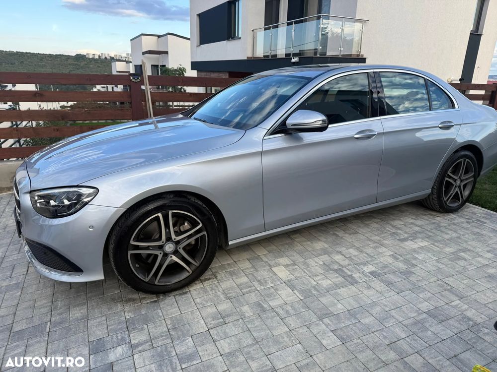 Mercedes-Benz E 220 d 4Matic 9G-TRONIC Exclusive - 1
