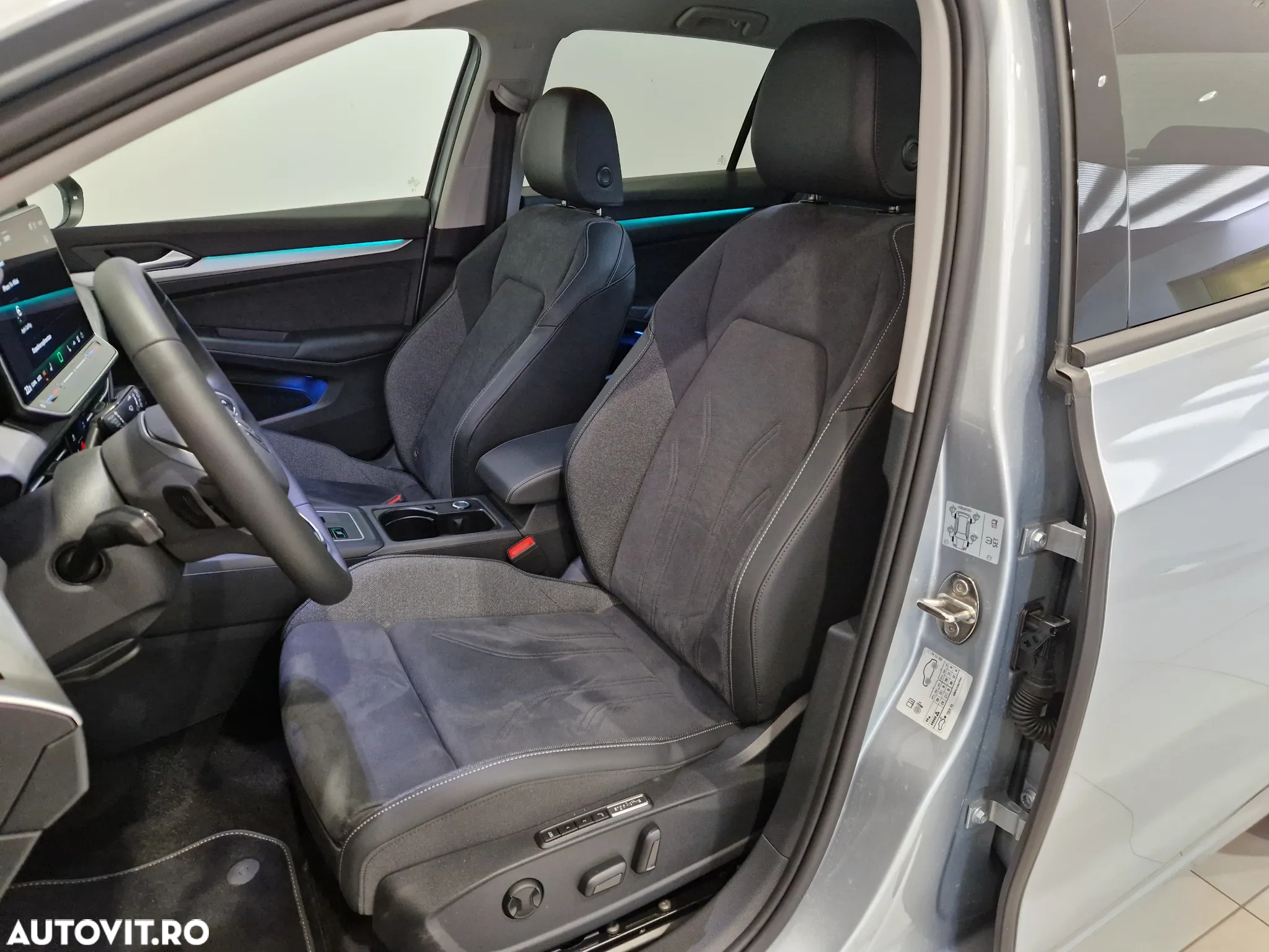 Volkswagen Golf 1.5 eTSI DSG MHEV Advanced - 11