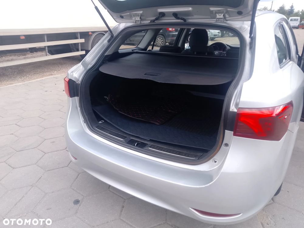 Toyota Avensis 2.0 D-4D Prestige - 10