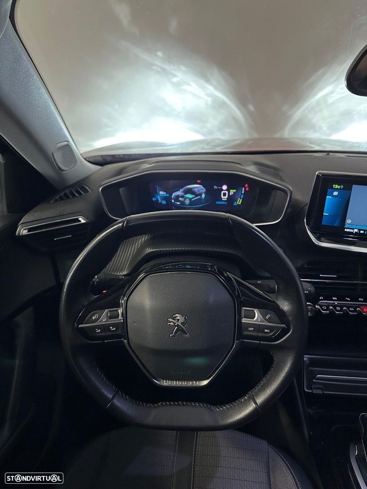 Peugeot e-2008 Allure - 9