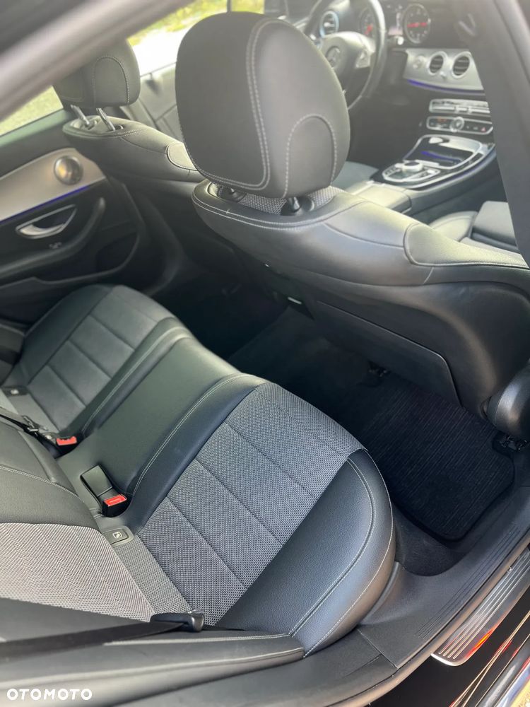 Mercedes-Benz Klasa E 220 d T 9G-TRONIC - 13
