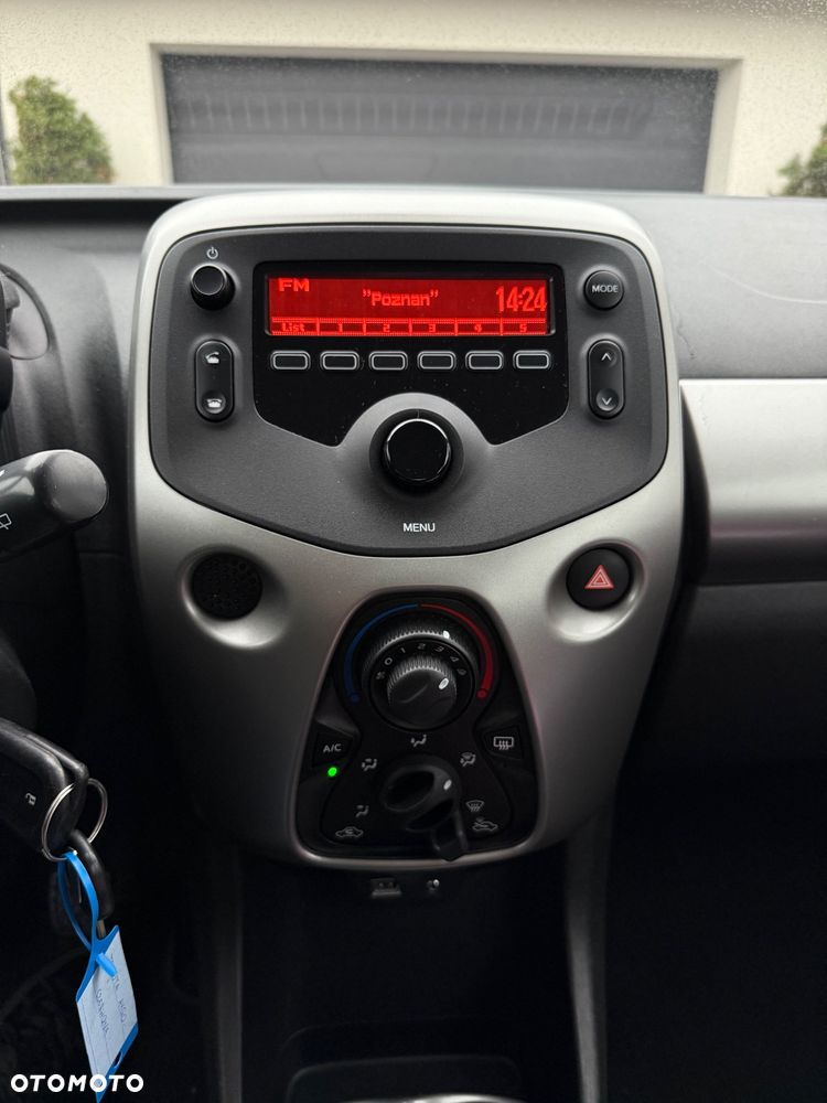 Toyota Aygo x-play - 18