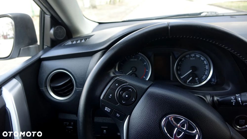 Toyota Auris - 15