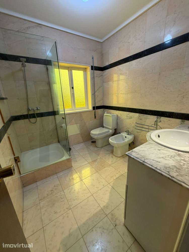 Moradia T5 exclusiva, onde conforto, espaço e qualidade de vida se enc - Grande imagem: 4/15