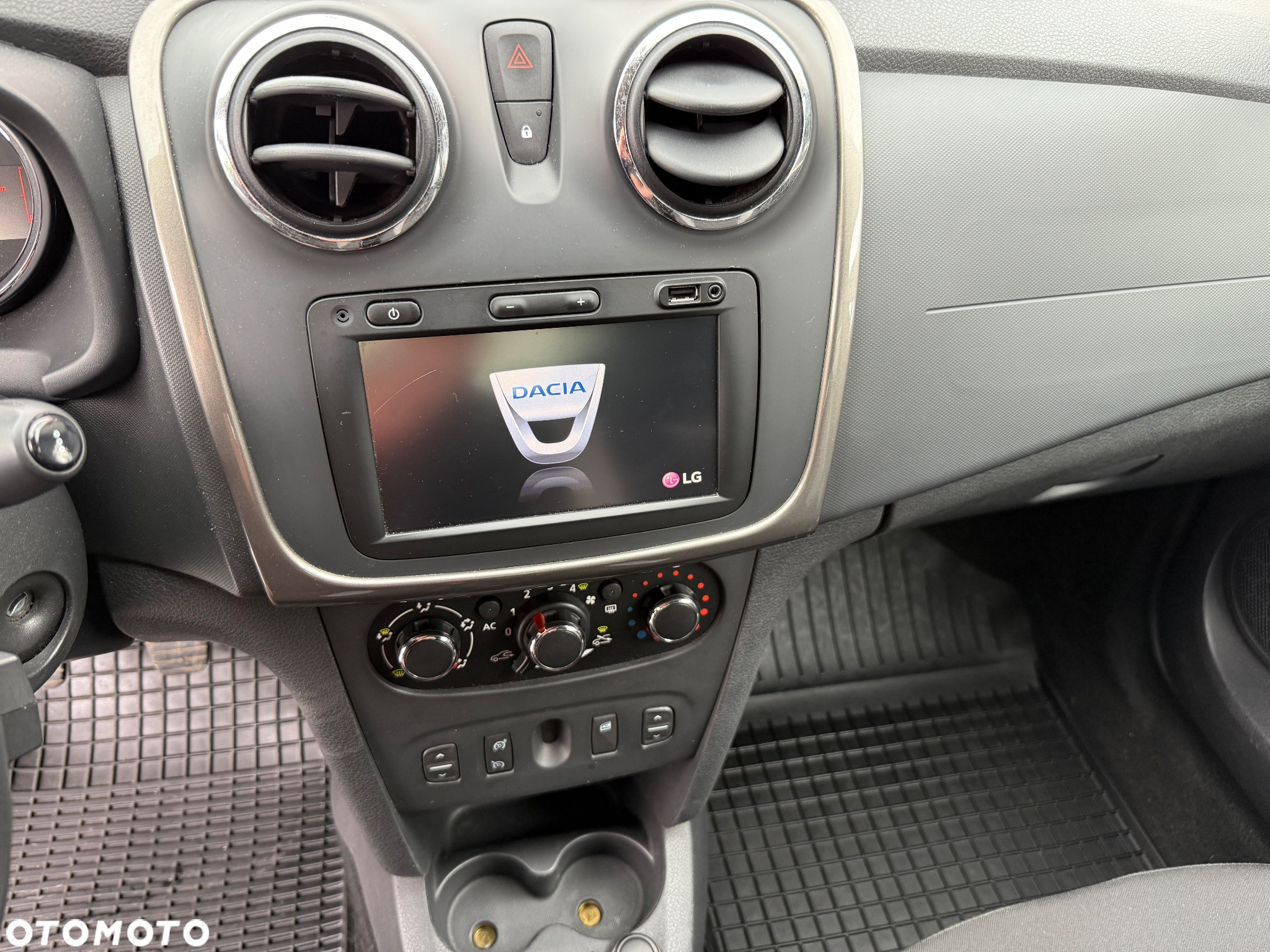 Dacia Sandero 0.9 TCe SL Celebration - 18