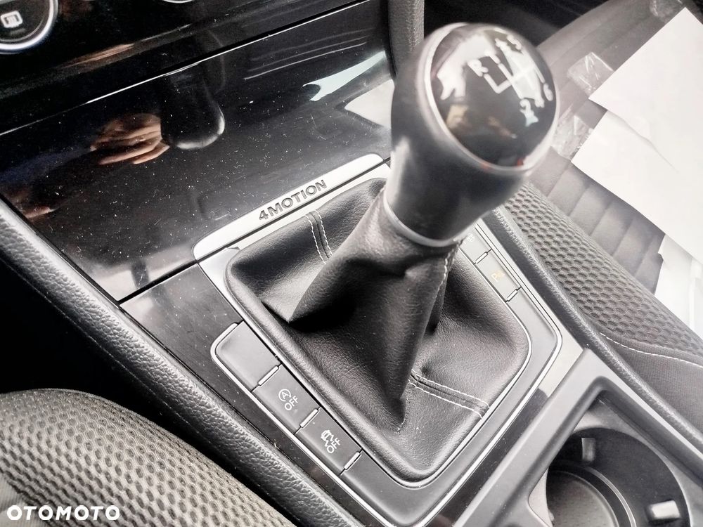Volkswagen Golf 2.0 TDI 4Motion BlueMotion Technology Cup - 17