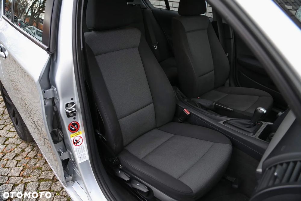 BMW Seria 1 118i - 30