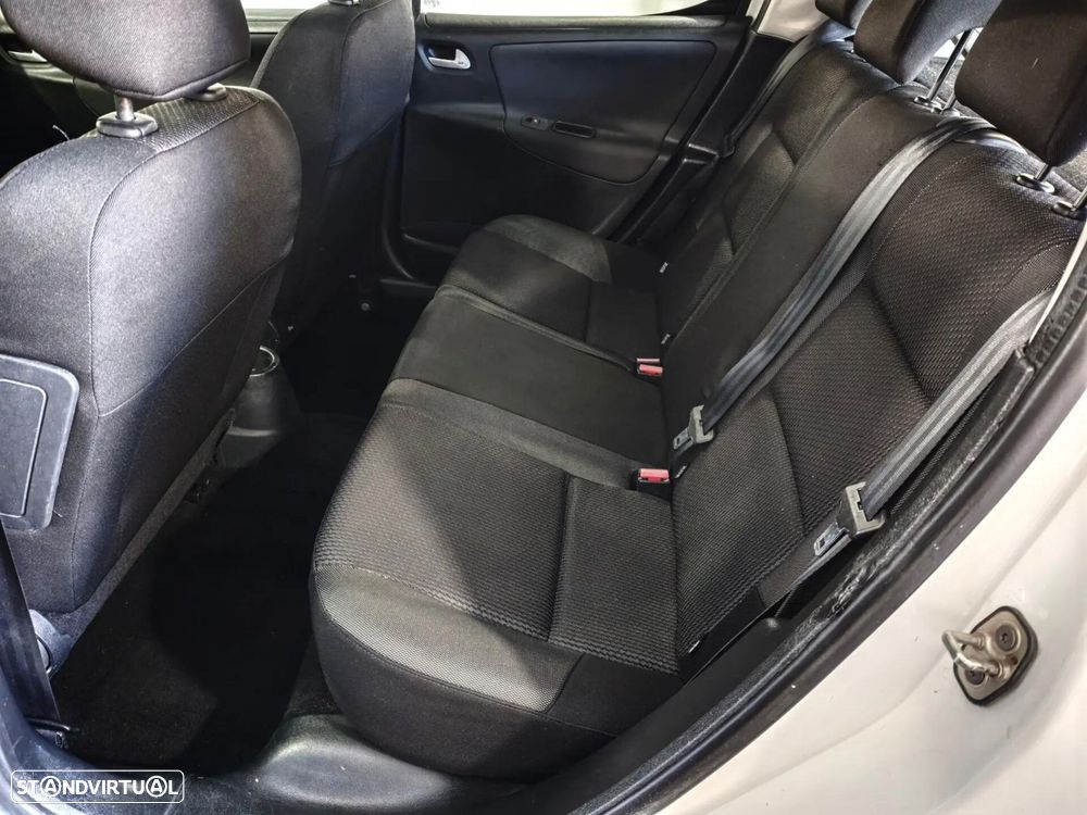 Peugeot 207 1.4 HDi Urban - 21