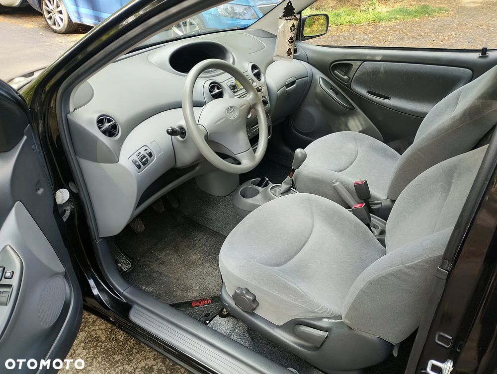 Toyota Yaris - 3