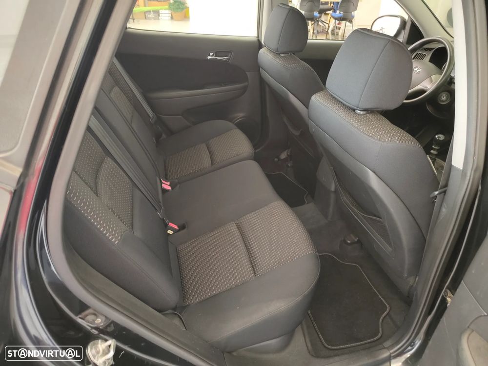 Hyundai i30 1.6 CRDI Comfort - 10