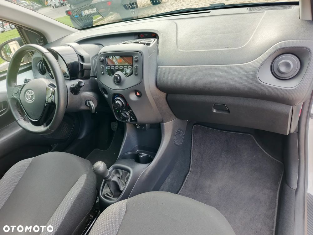 Toyota Aygo x-business - 35