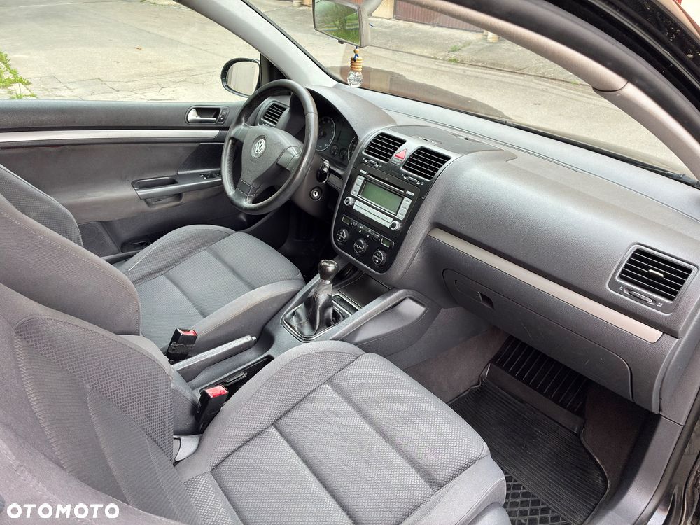 Volkswagen Golf 1.6 FSI Q-Line - 7