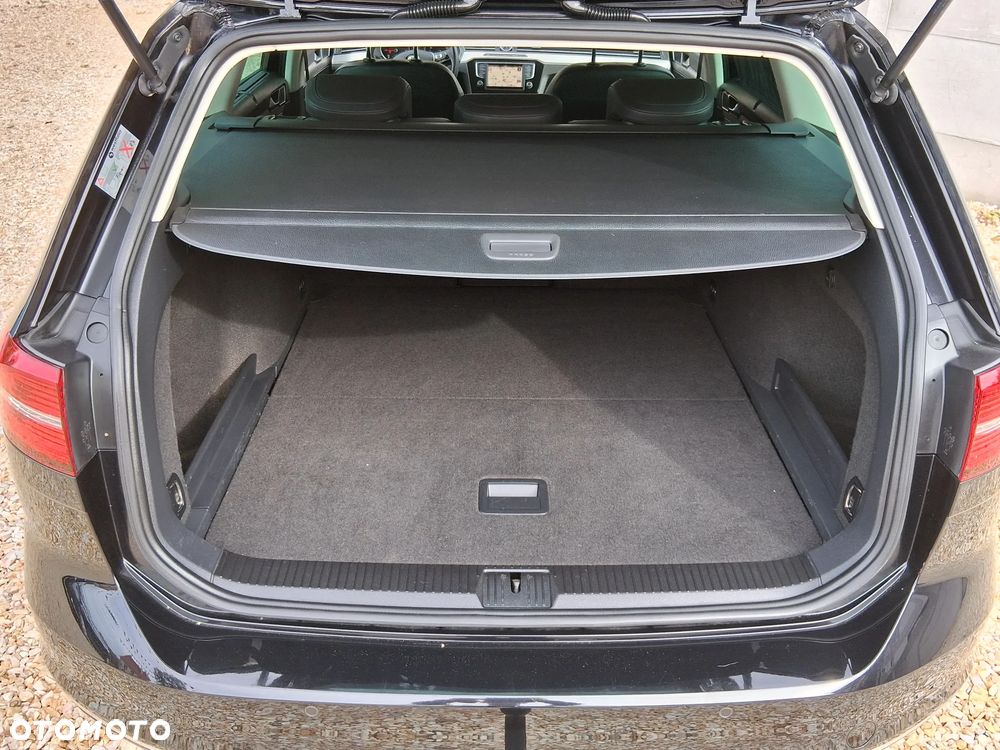 Volkswagen Passat - 24
