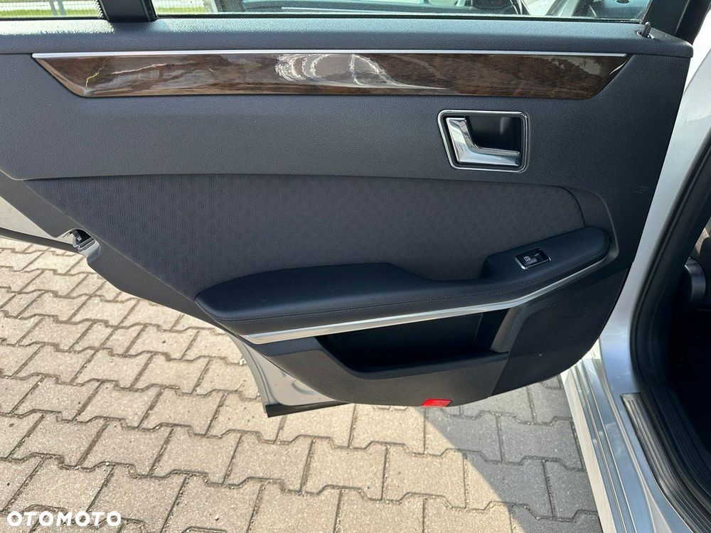 Mercedes-Benz Klasa E - 15