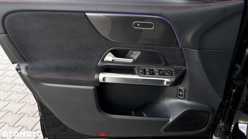 Mercedes-Benz GLB 200 d 4-Matic AMG Line 8G-DCT - 12