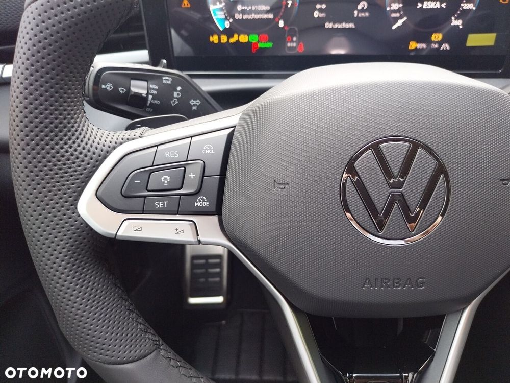 Volkswagen T-Roc - 13