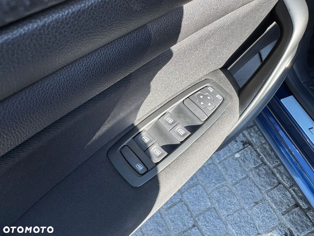 Renault Megane 1.3 TCe FAP Limited EDC - 27